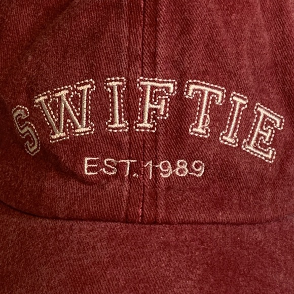 Swiftie Taylor Swift 1989 Embroidered Baseball Cap NEW! - Picture 3 of 7